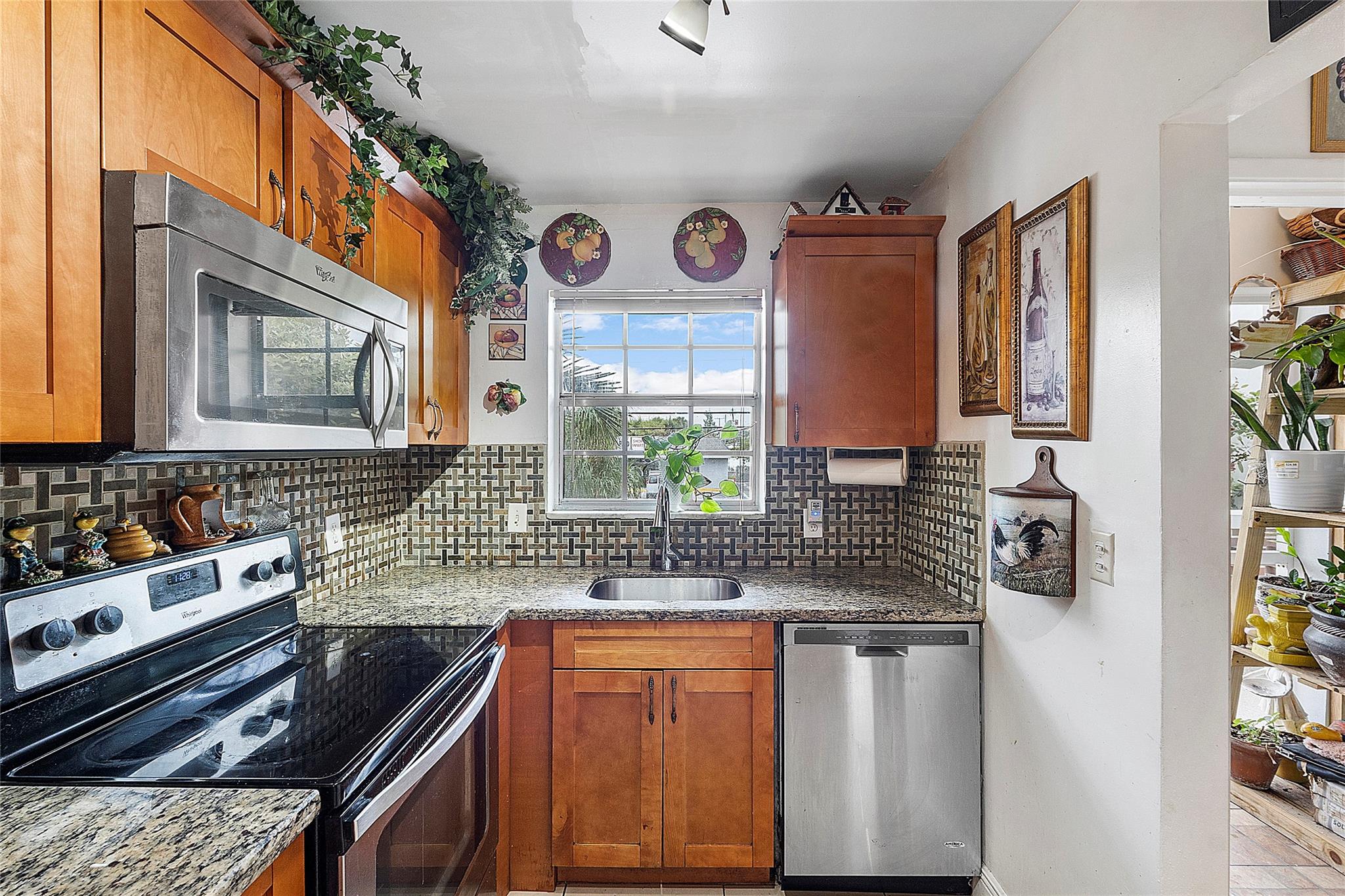 2050 NE 39th Street N202