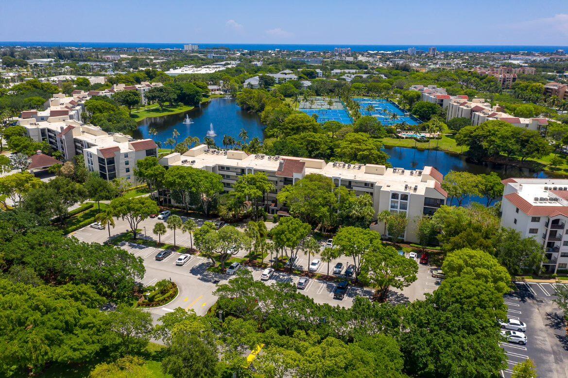 LAKESIDE CONDO - Residential Lease