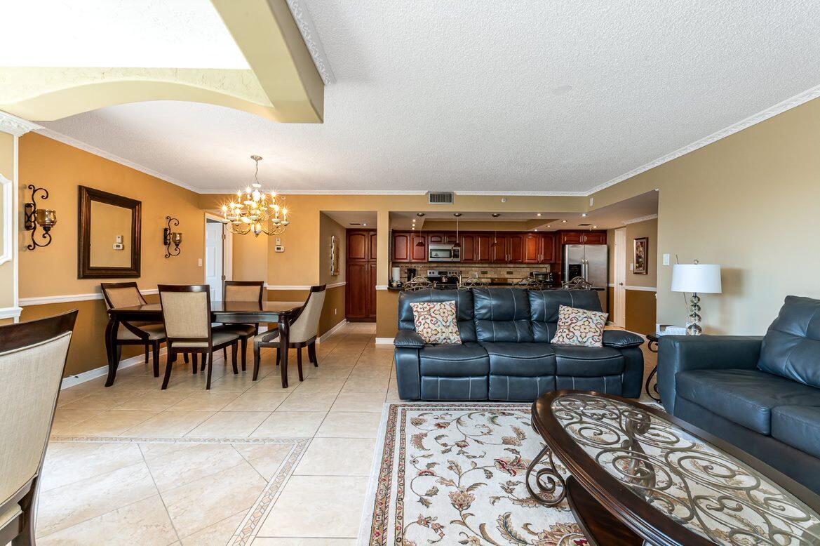 LAKESIDE CONDO - Residential Lease