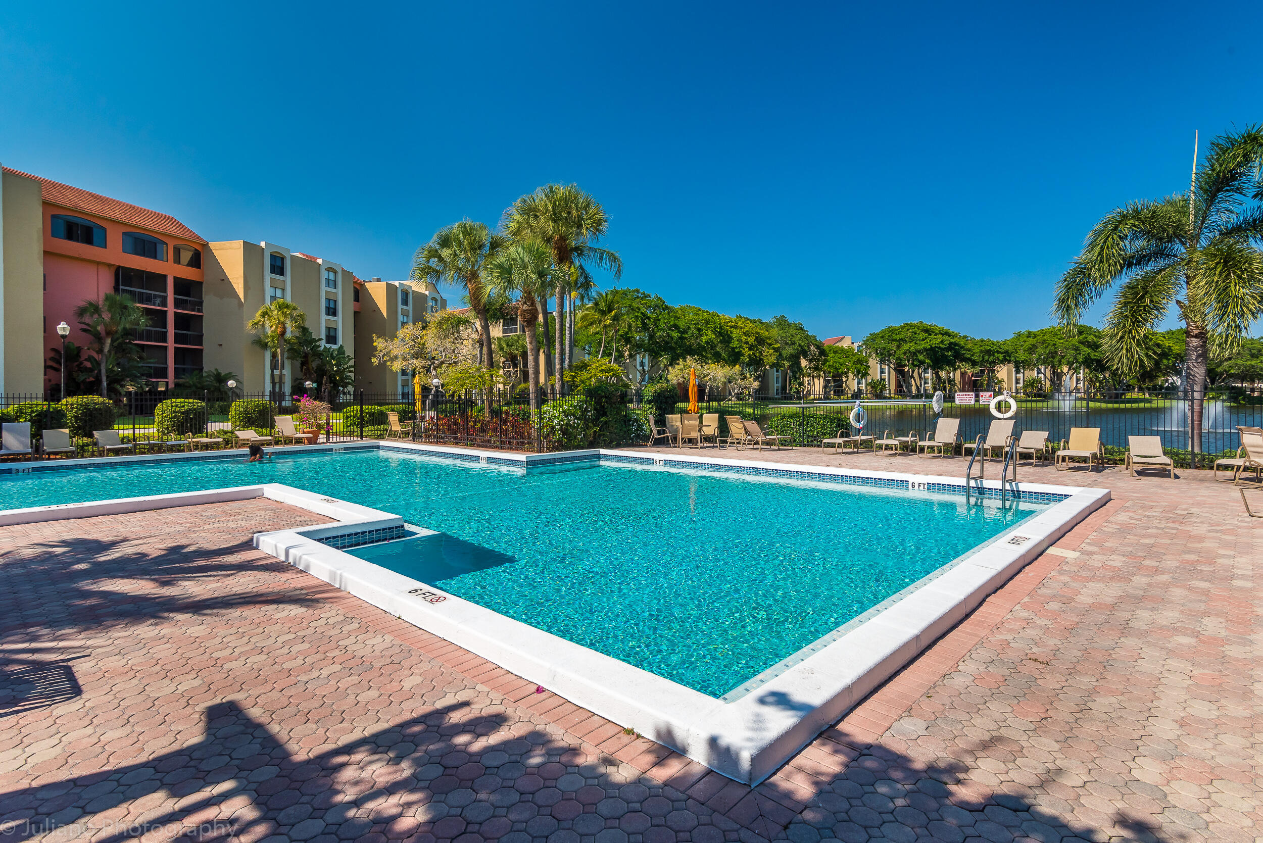 LAKESIDE CONDO - Residential Lease