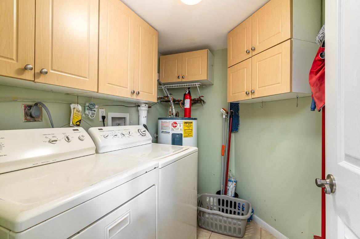 LAKESIDE CONDO - Residential Lease