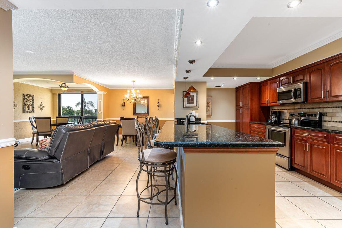 LAKESIDE CONDO - Residential Lease