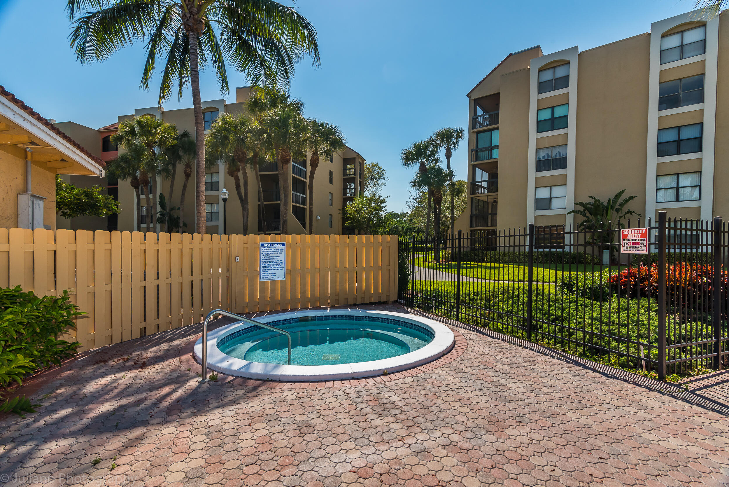 LAKESIDE CONDO - Residential Lease