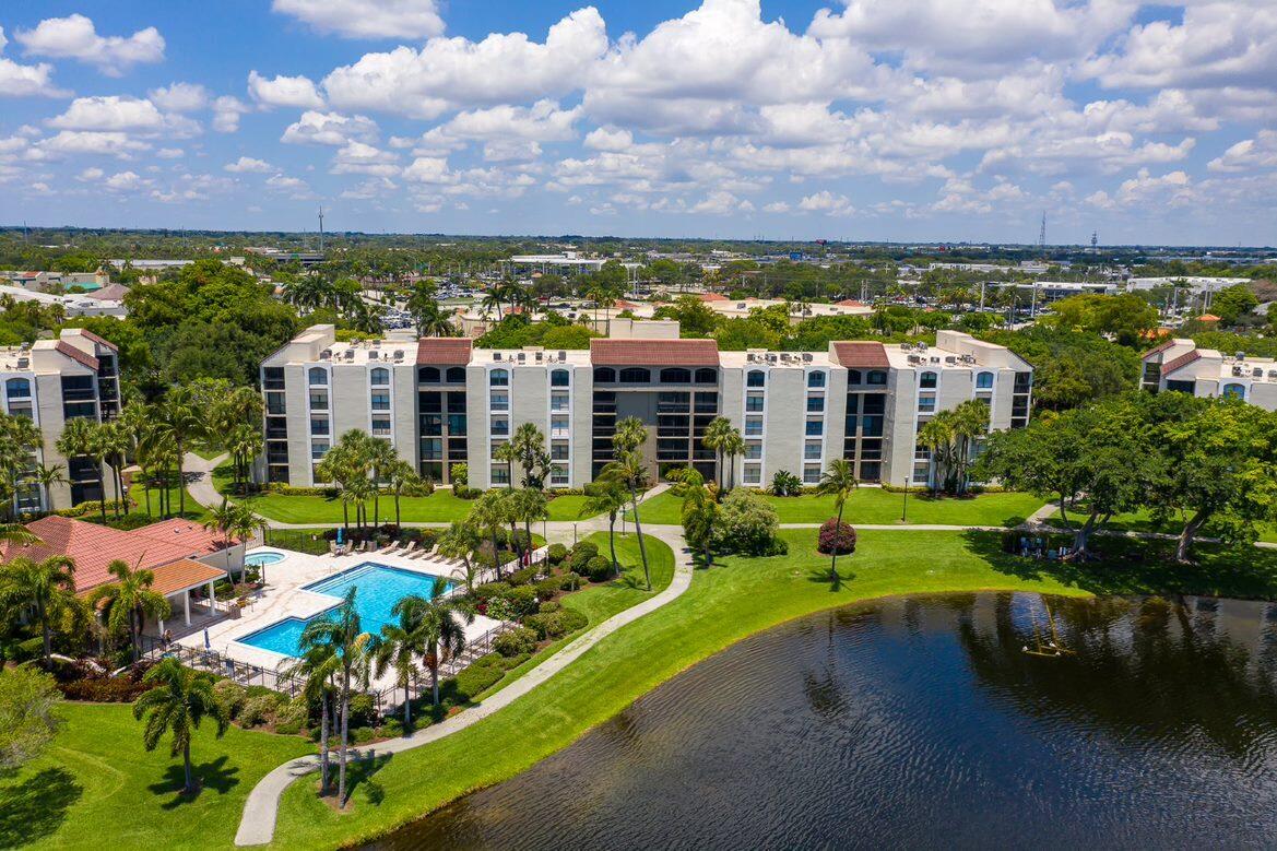 LAKESIDE CONDO - Residential Lease