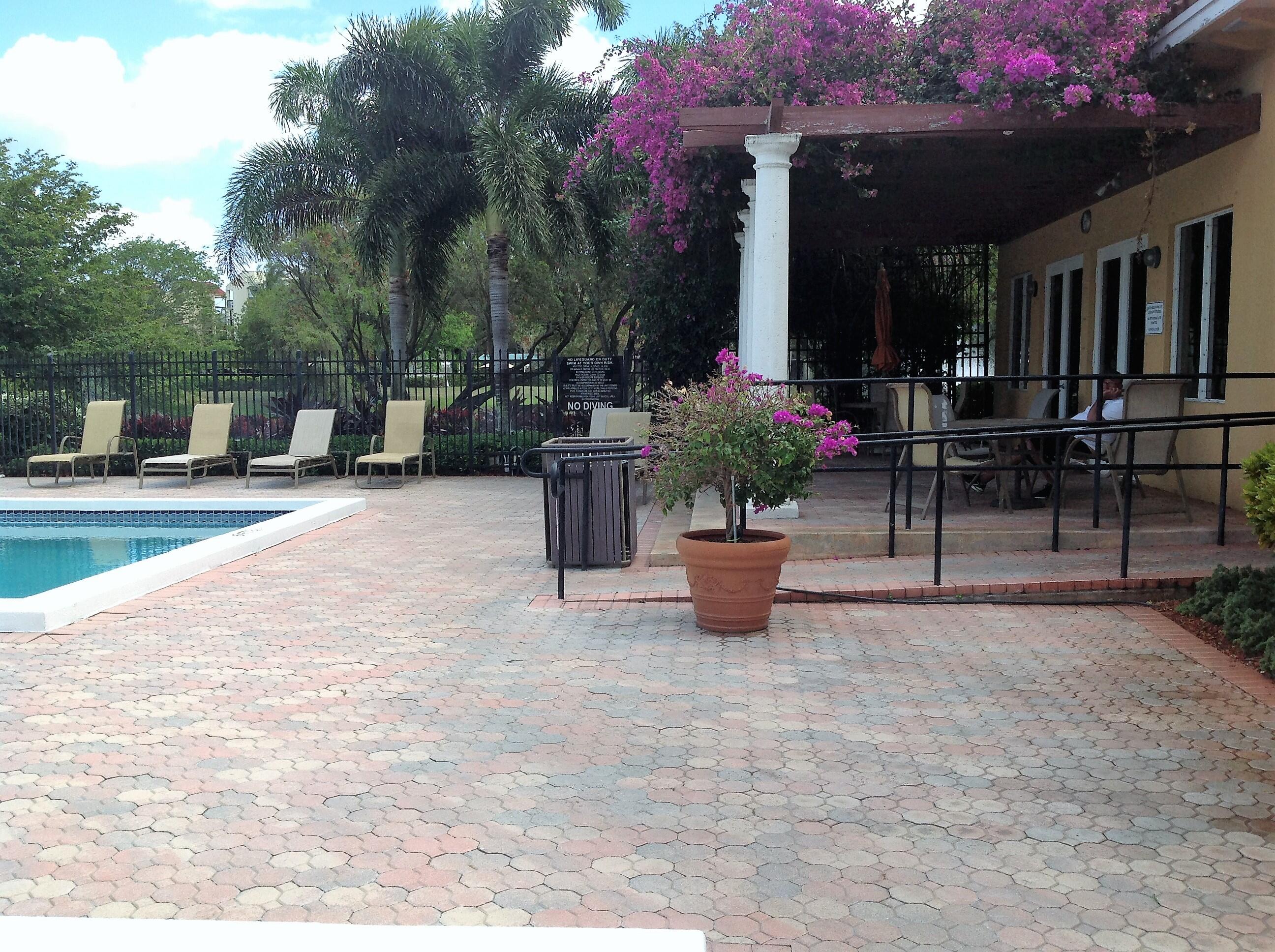 LAKESIDE CONDO - Residential Lease