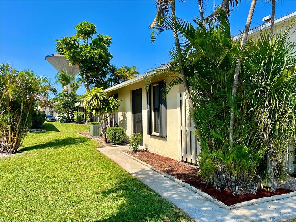 Photo of 211 SE 1st Circle #211, Boynton Beach, FL 33435 (MLS # F10502804)