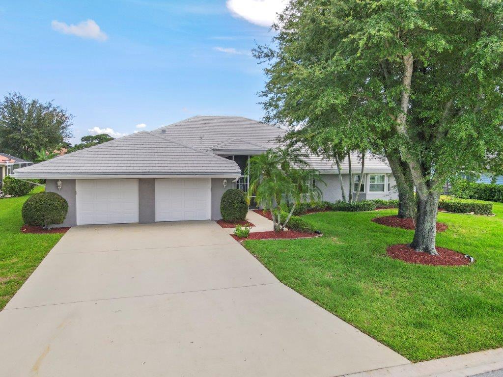 COUNTRY CLUB ESTATES PARC - Residential