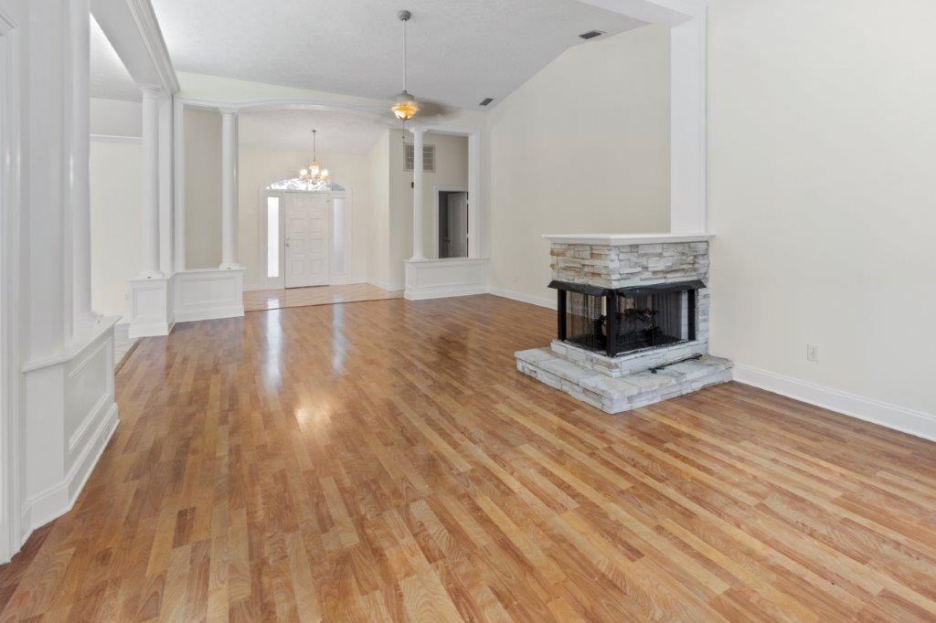 COUNTRY CLUB ESTATES PARC - Residential