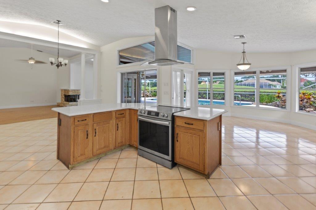 COUNTRY CLUB ESTATES PARC - Residential