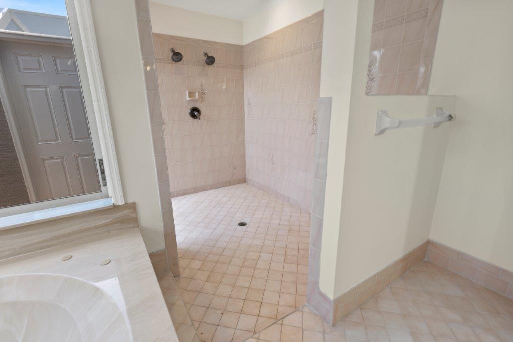 COUNTRY CLUB ESTATES PARC - Residential