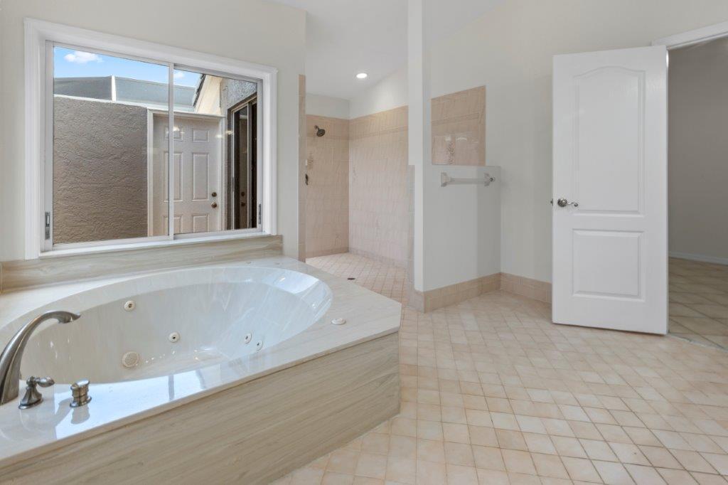 COUNTRY CLUB ESTATES PARC - Residential