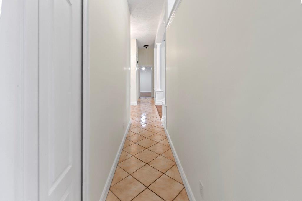 COUNTRY CLUB ESTATES PARC - Residential