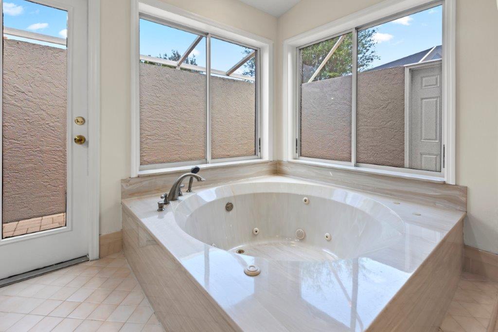 COUNTRY CLUB ESTATES PARC - Residential