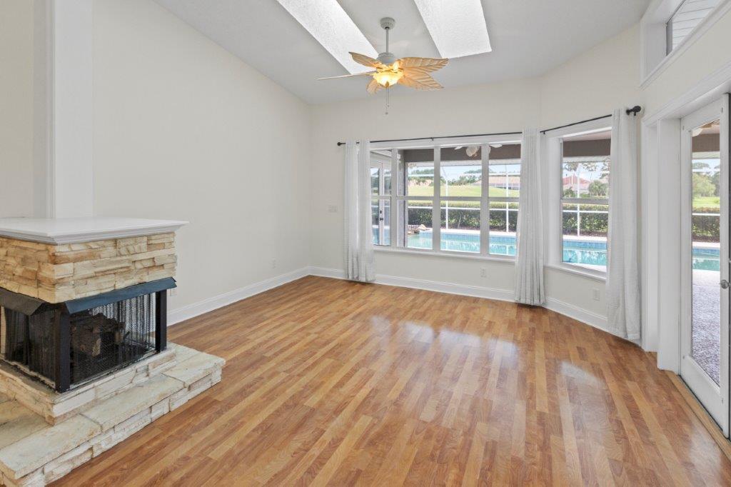 COUNTRY CLUB ESTATES PARC - Residential