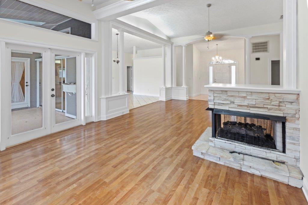 COUNTRY CLUB ESTATES PARC - Residential