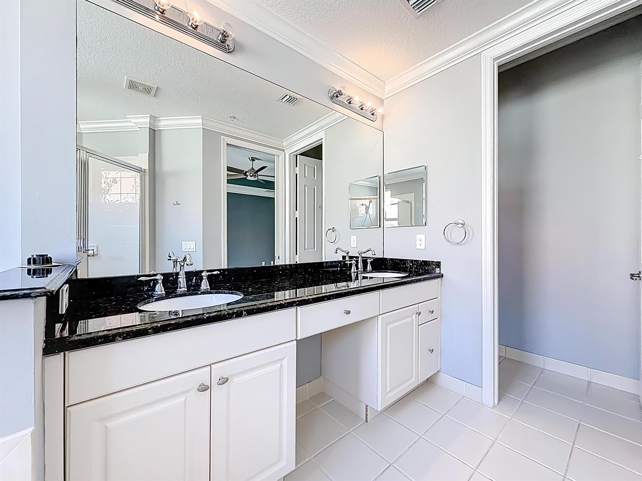 HARBOUR OAKS - Residential