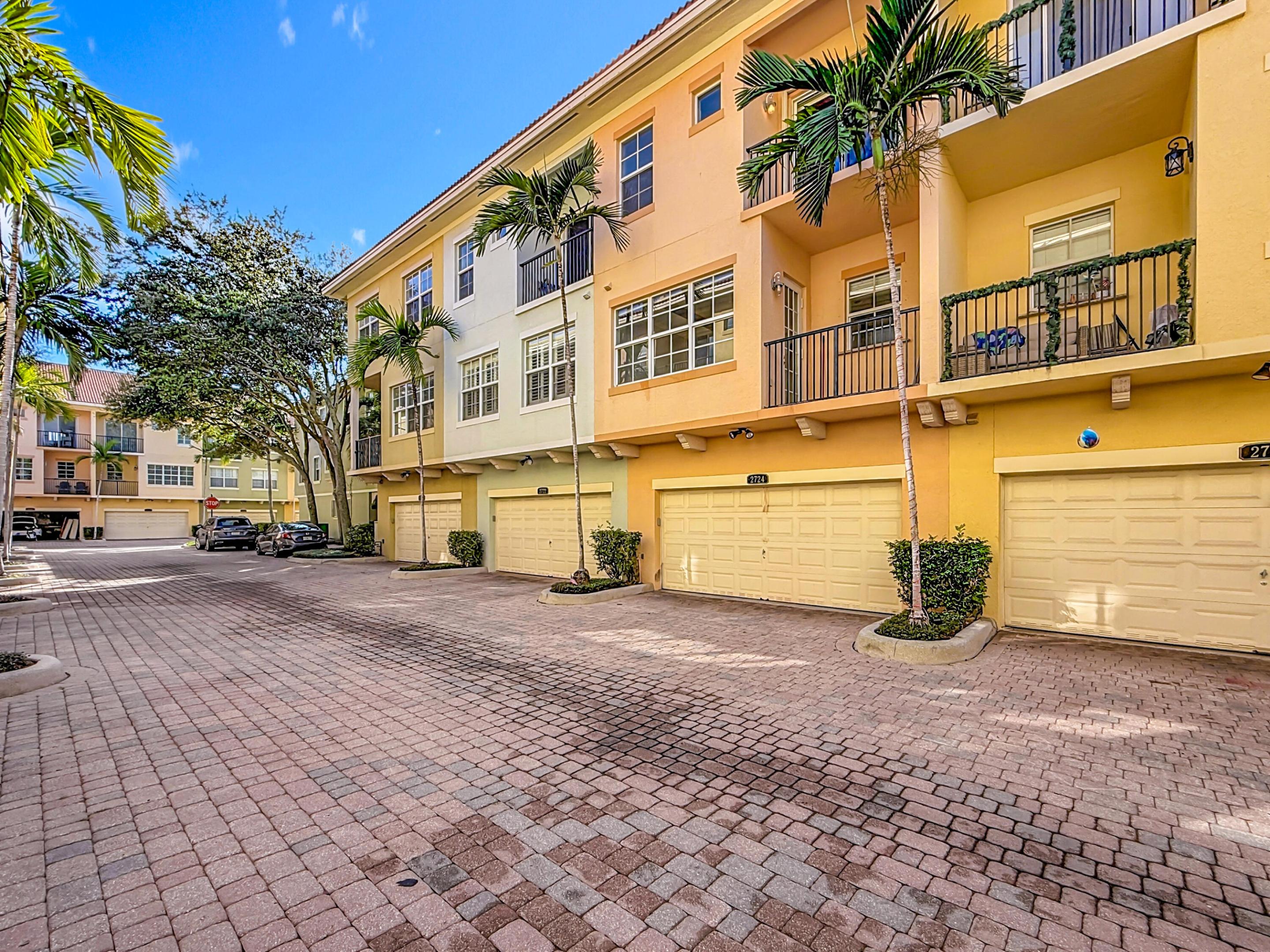 HARBOUR OAKS - Residential