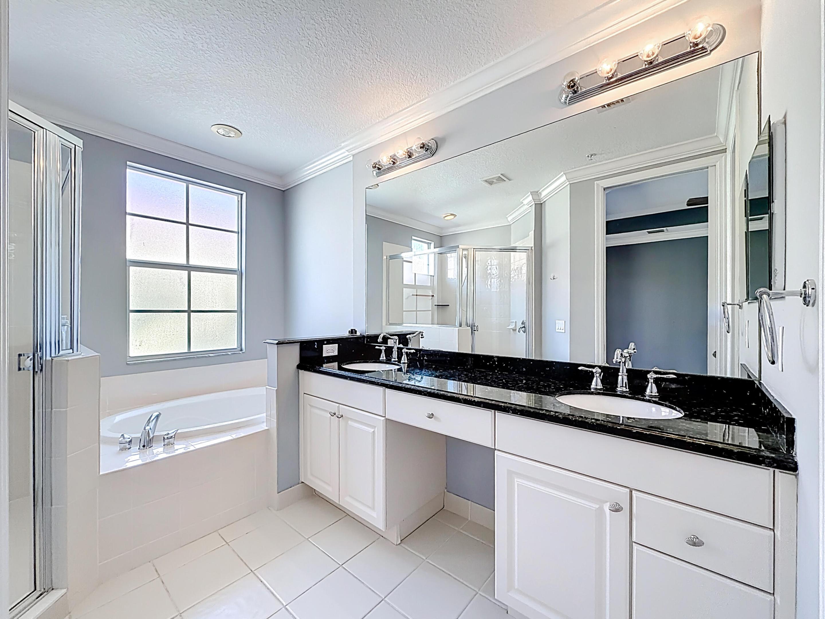 HARBOUR OAKS - Residential