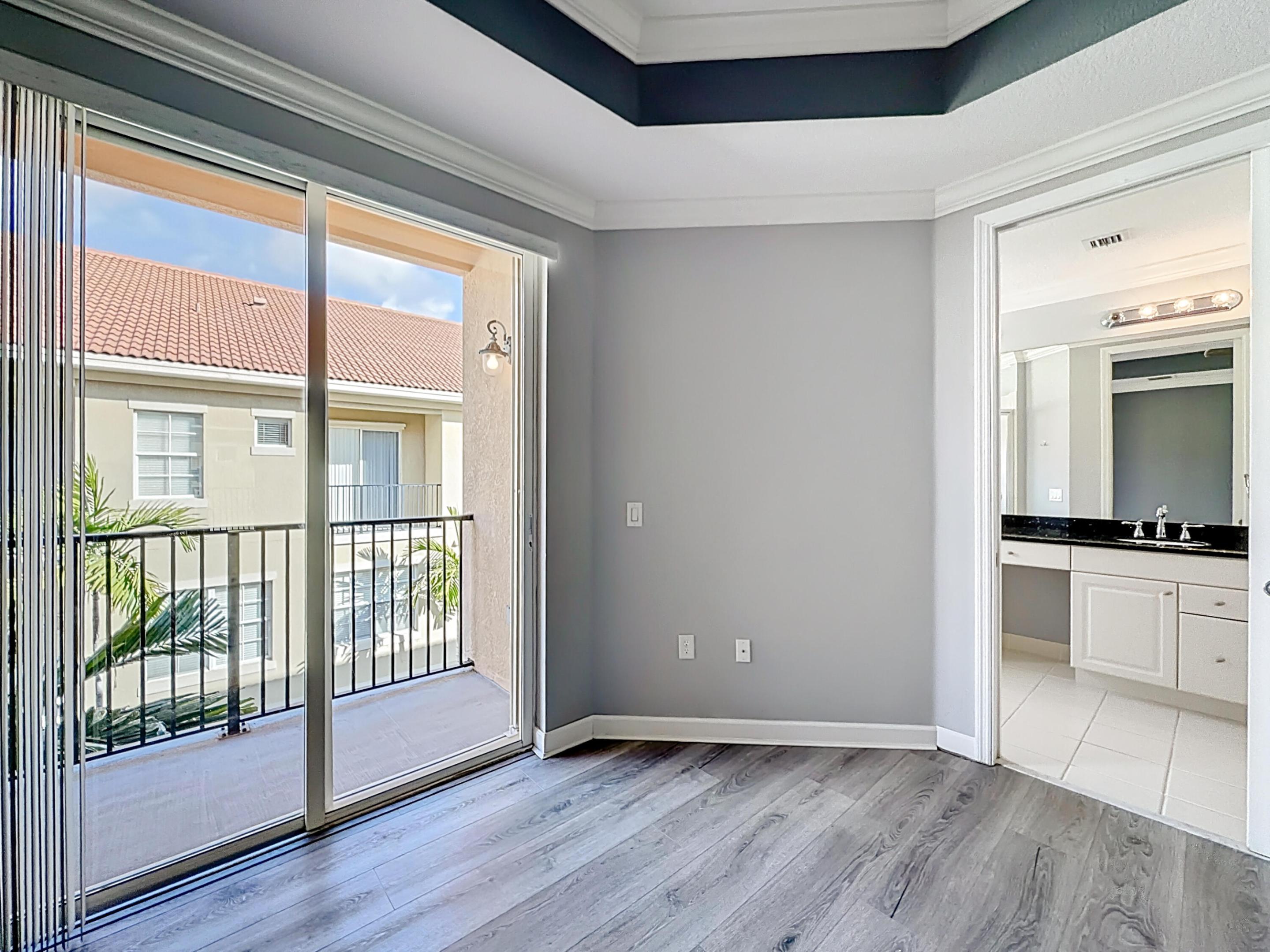 HARBOUR OAKS - Residential