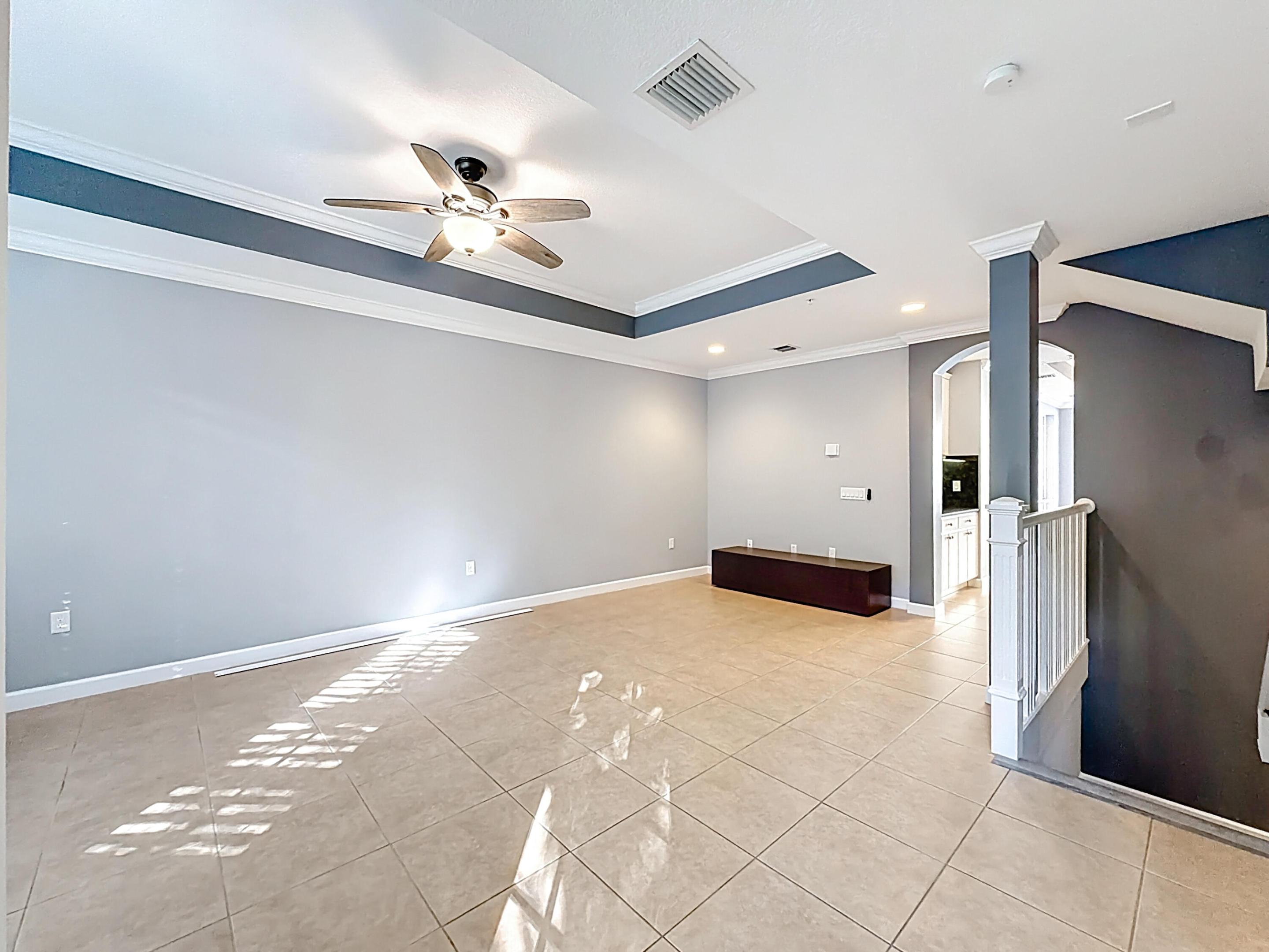 HARBOUR OAKS - Residential