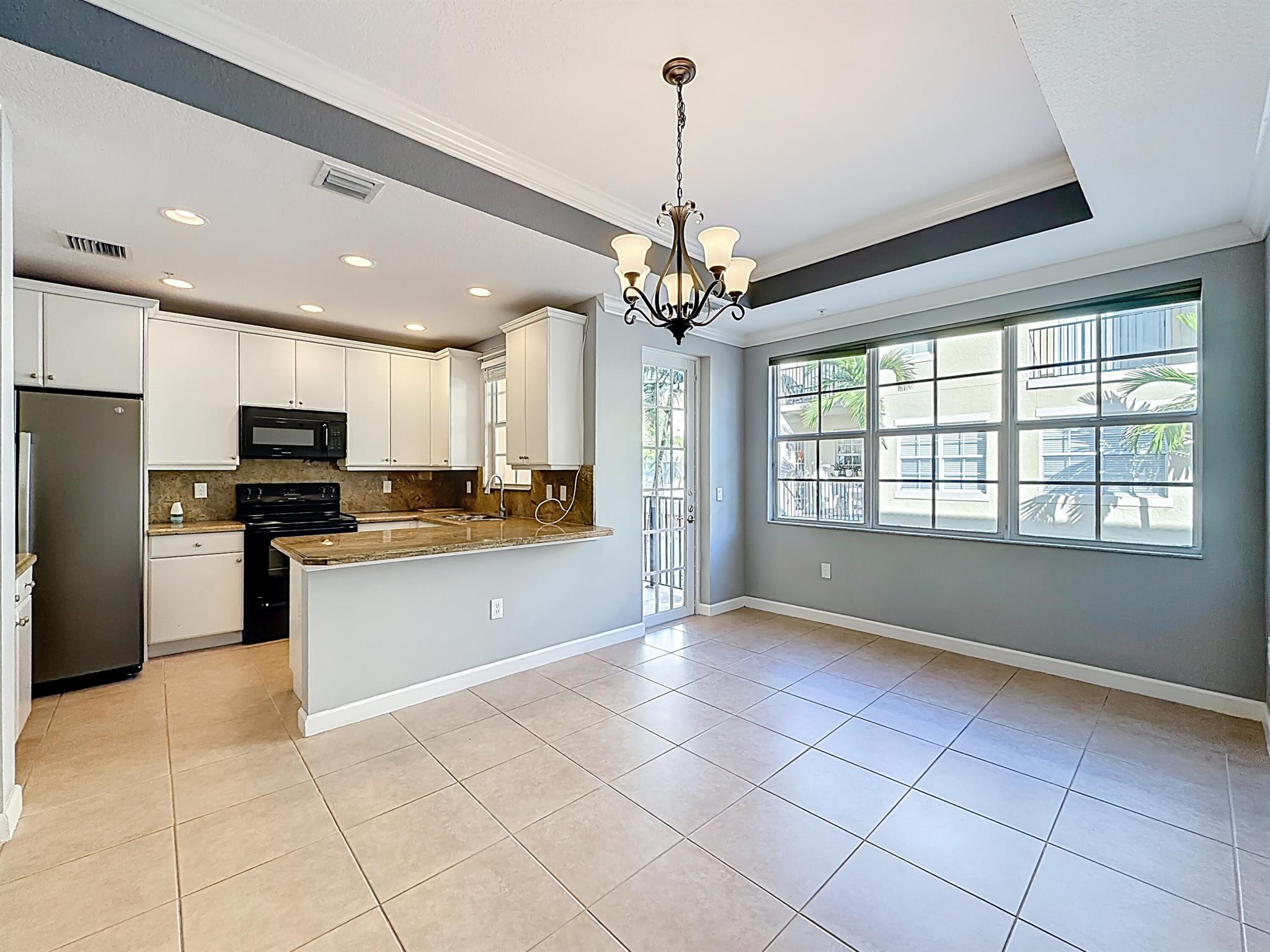 HARBOUR OAKS - Residential