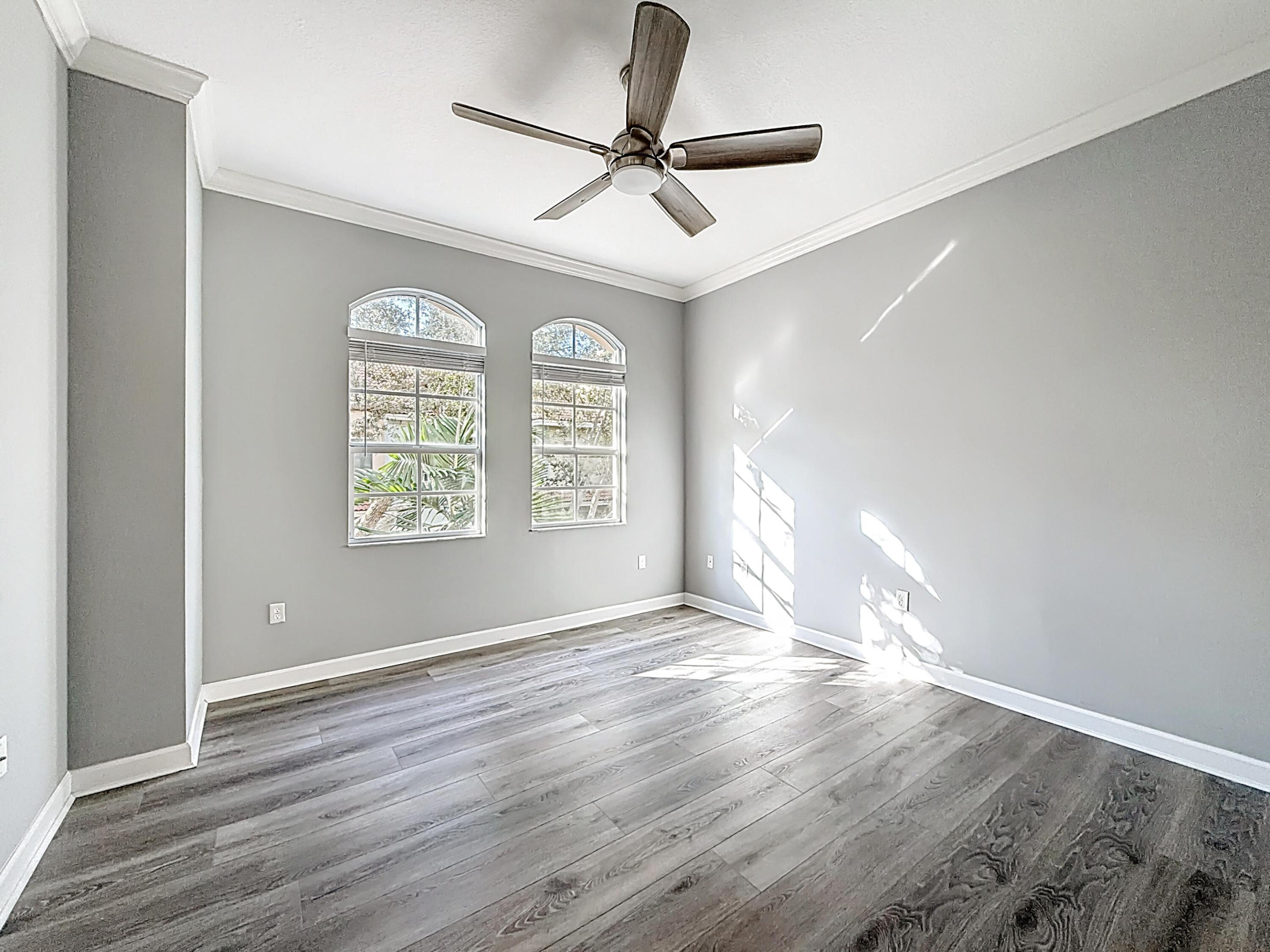 HARBOUR OAKS - Residential