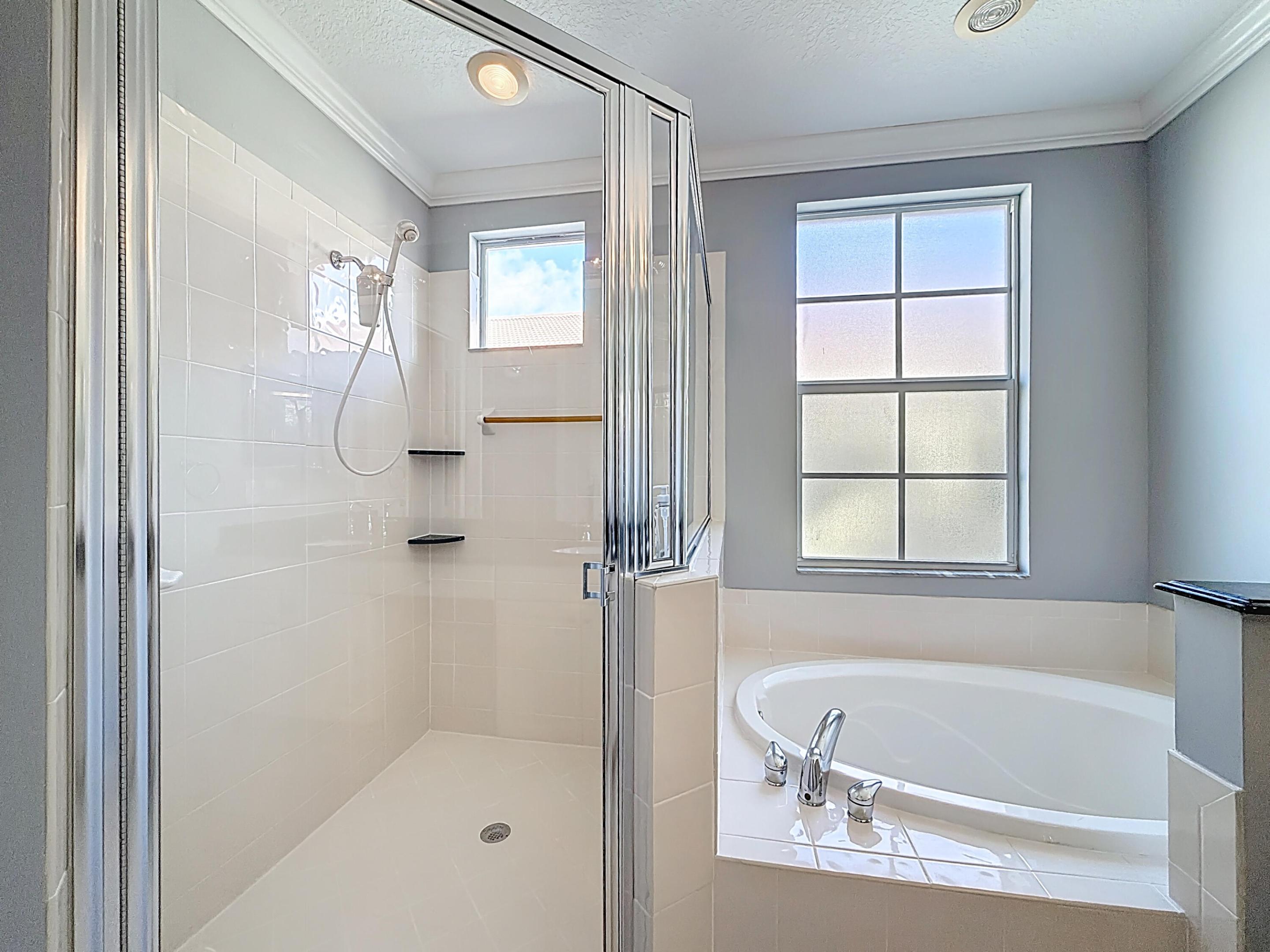 HARBOUR OAKS - Residential