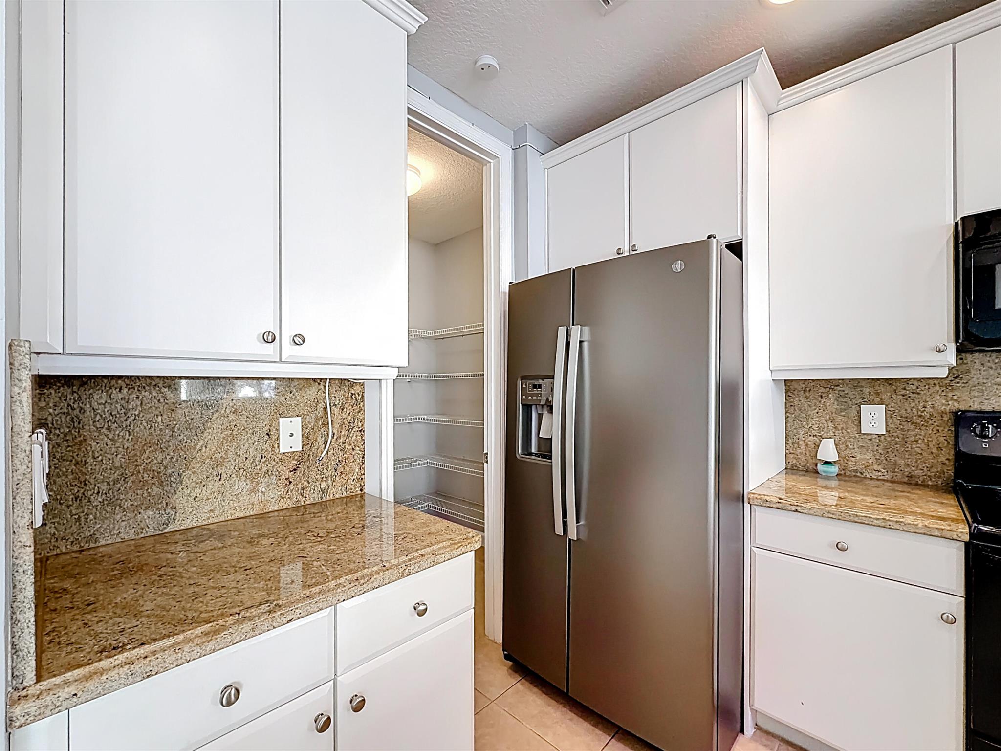 HARBOUR OAKS - Residential