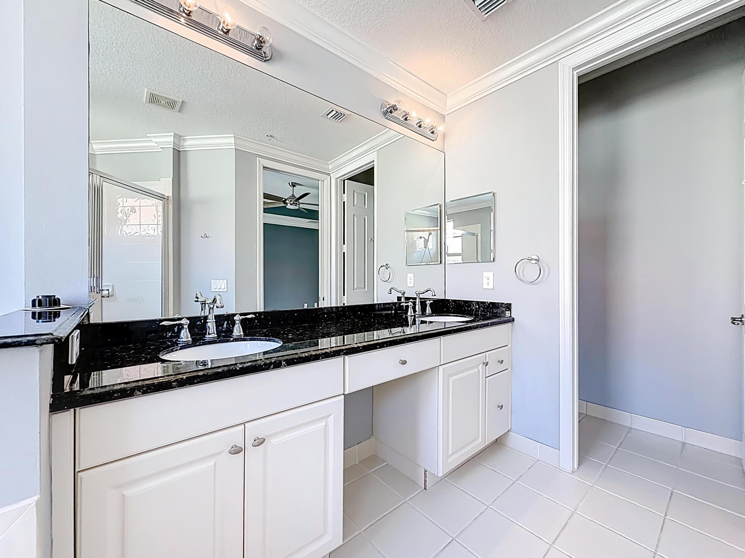 HARBOUR OAKS - Residential