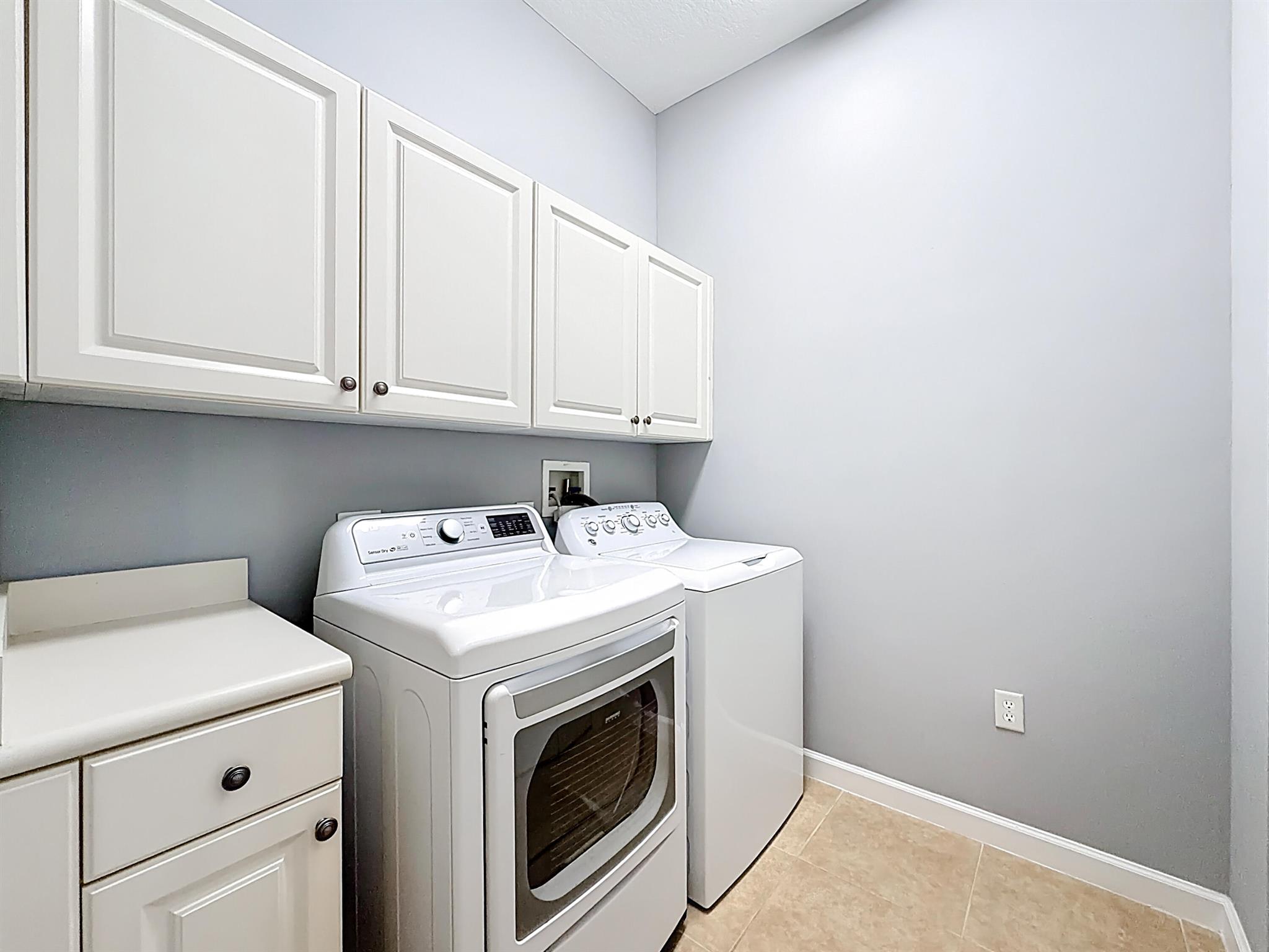 HARBOUR OAKS - Residential