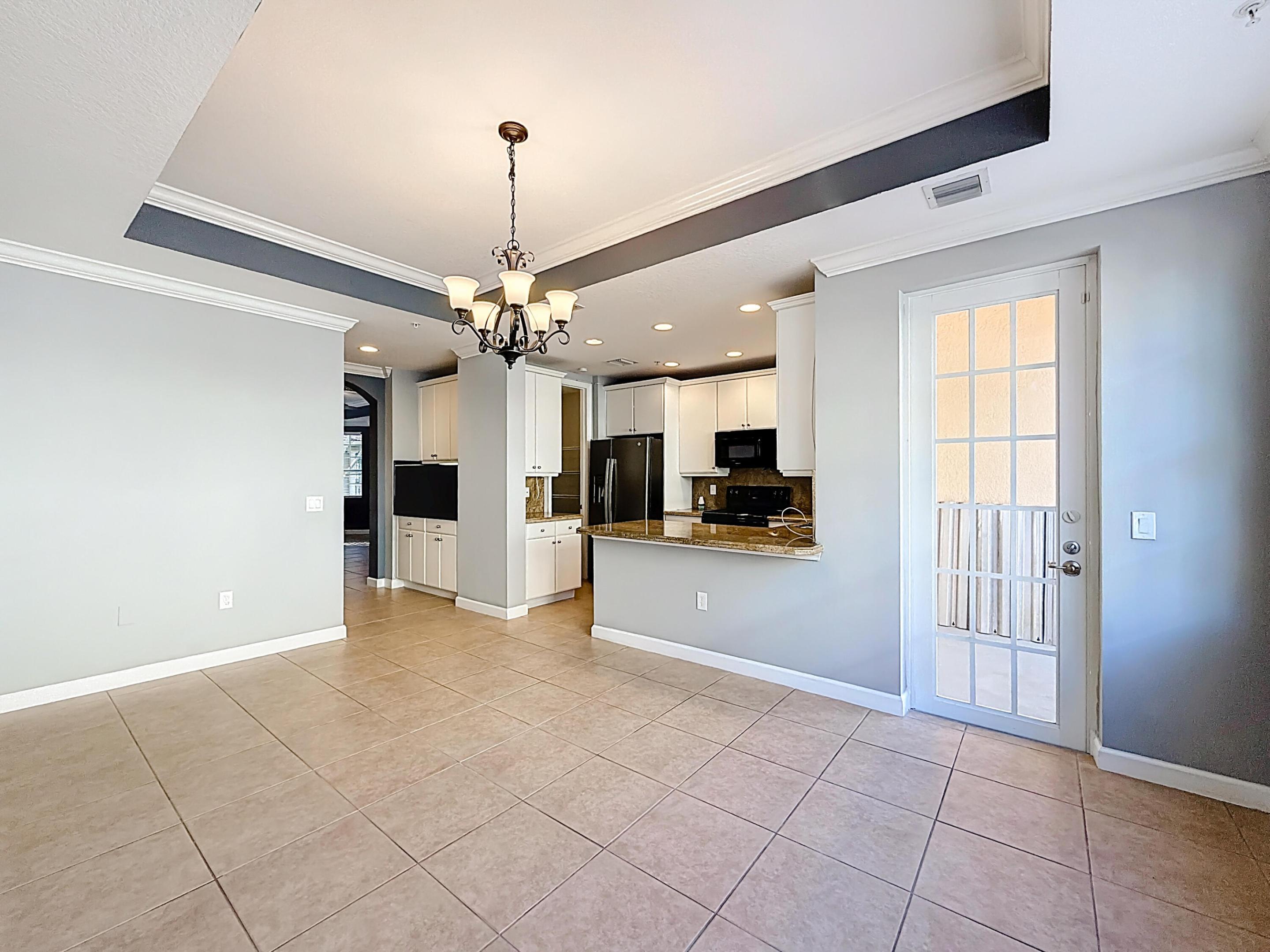 HARBOUR OAKS - Residential