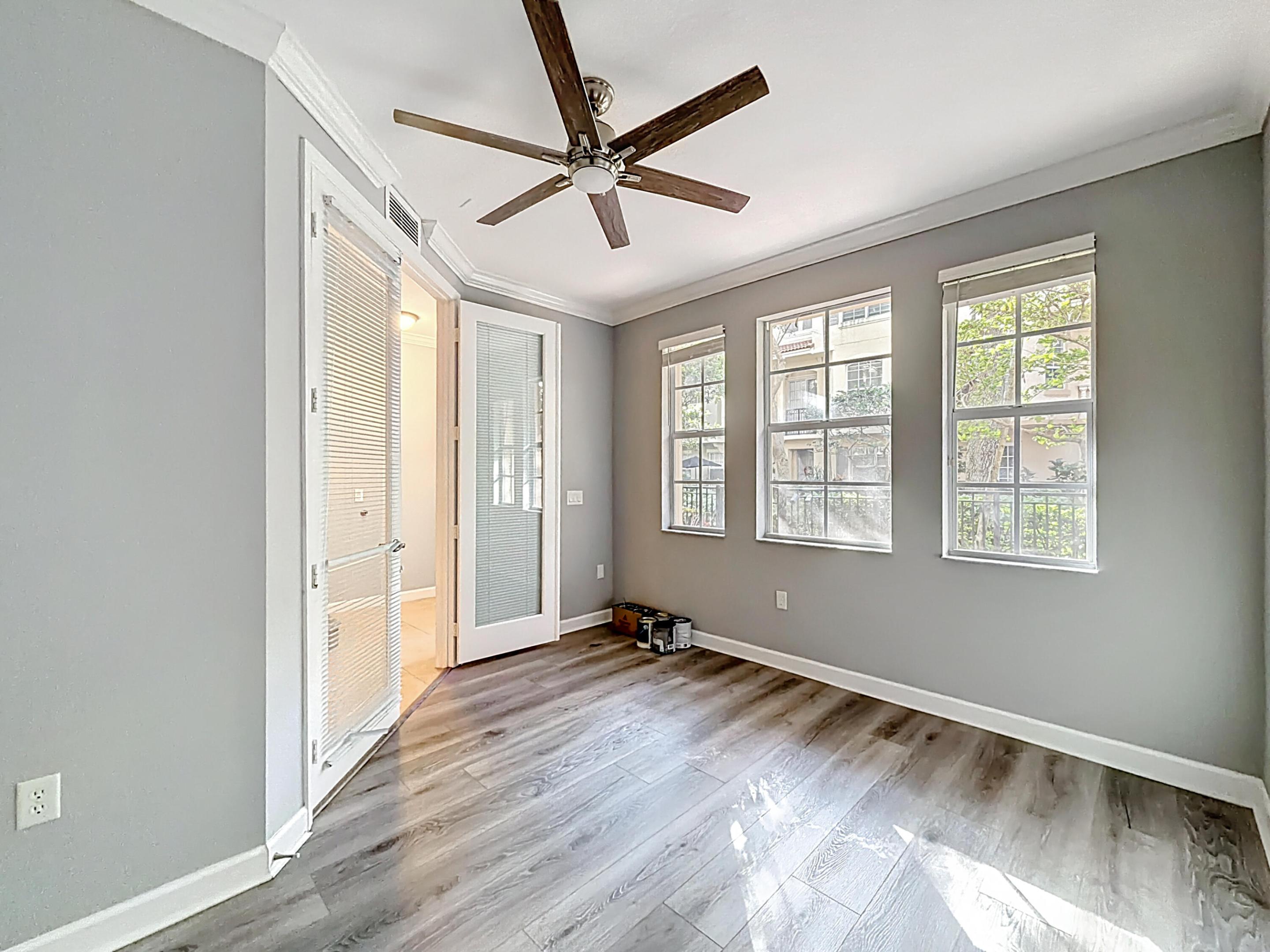 HARBOUR OAKS - Residential