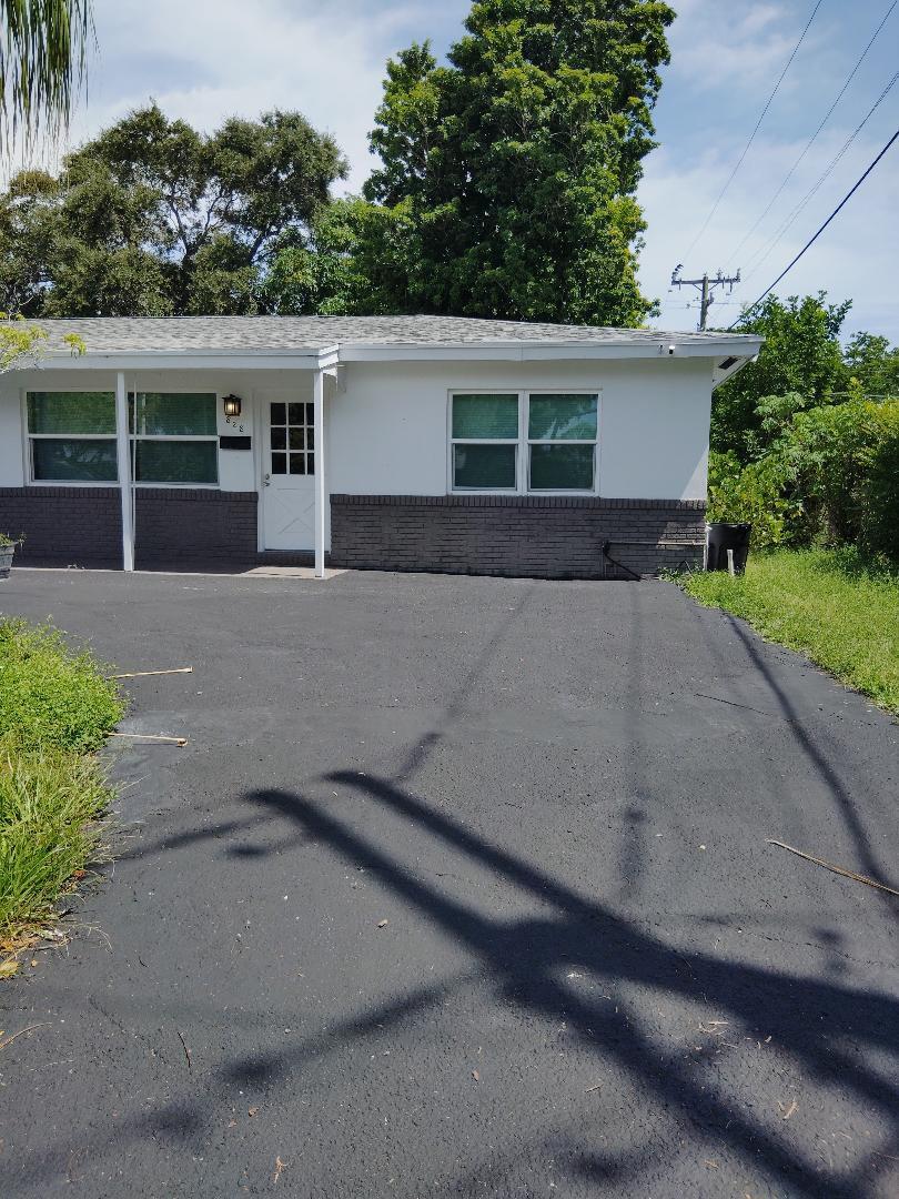 Photo of 828 PROSPERITY FARMS Road, North Palm Beach, FL 33408 (MLS # B26053487)