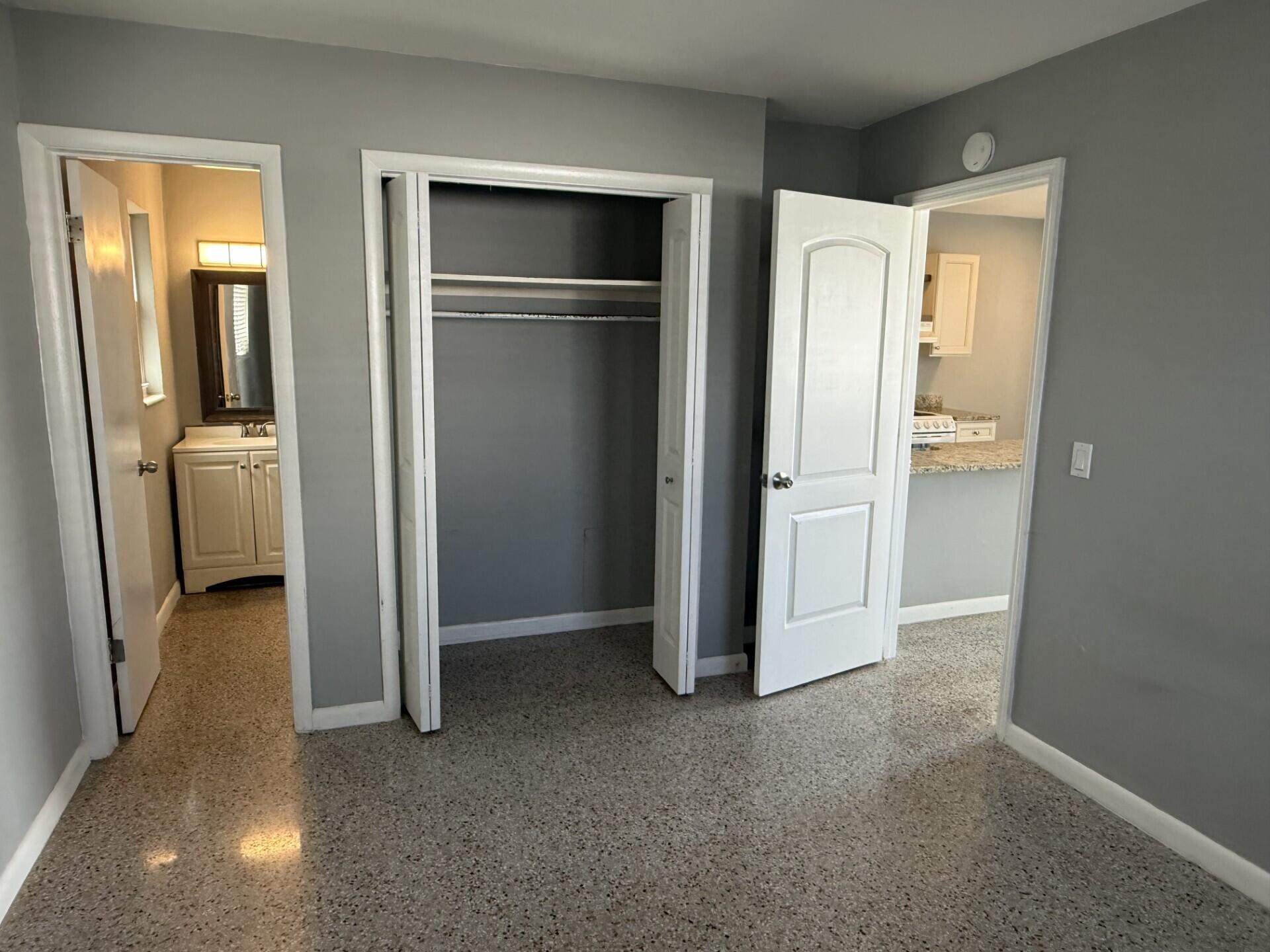 LAKE WORTH TOWN OF - Residential Lease