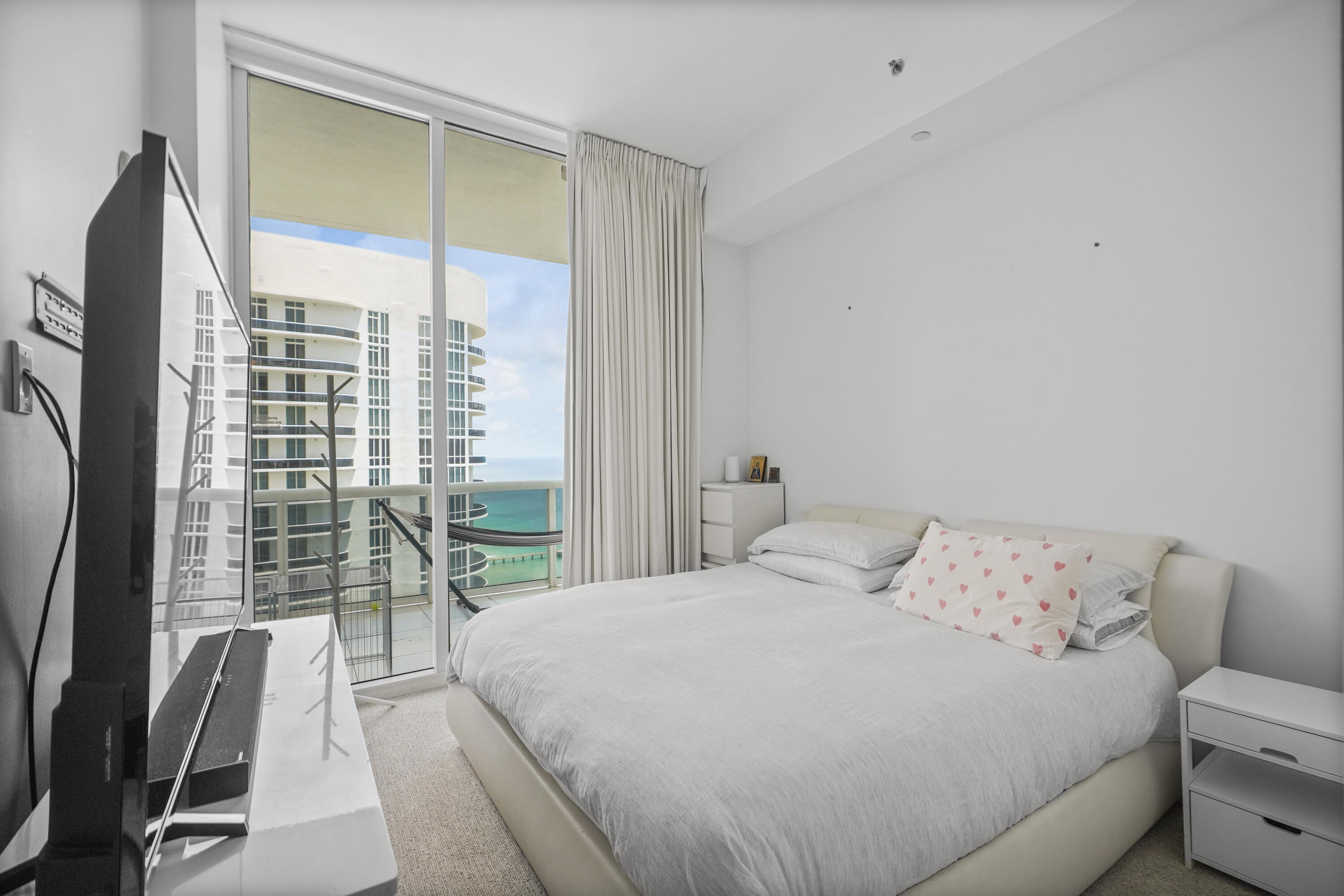 TDR TOWER II CONDO - Residential