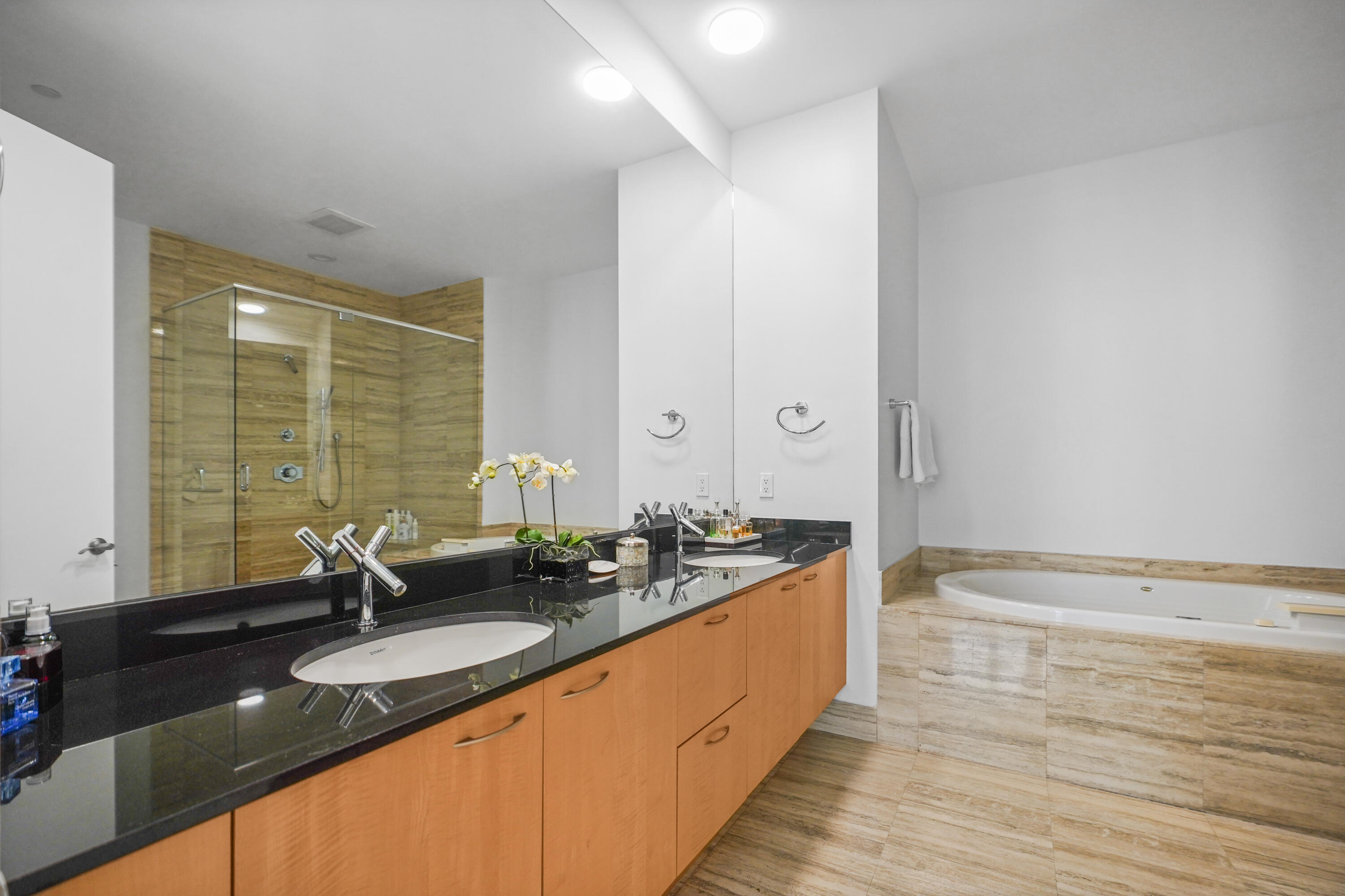 TDR TOWER II CONDO - Residential