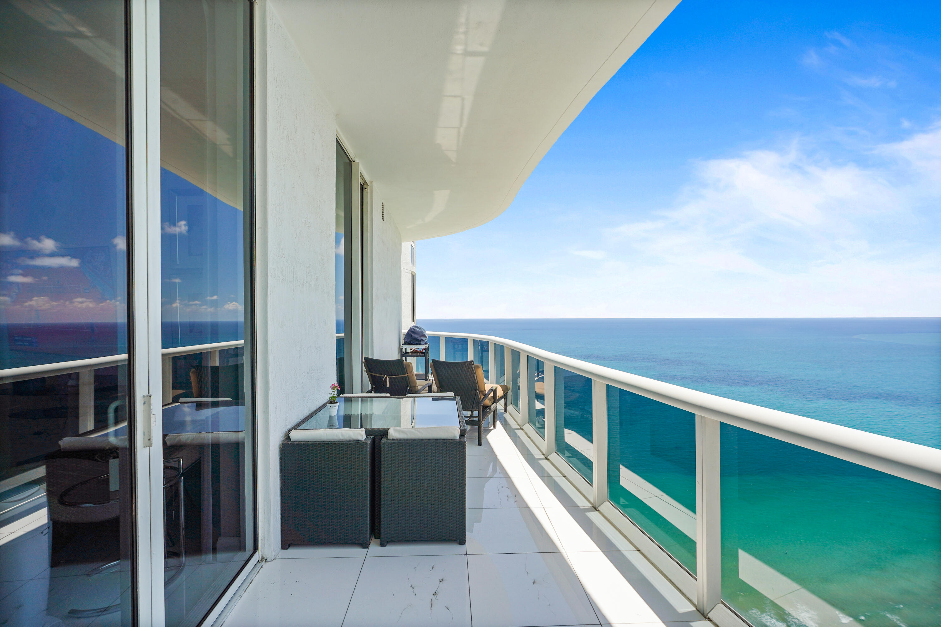 TDR TOWER II CONDO - Residential