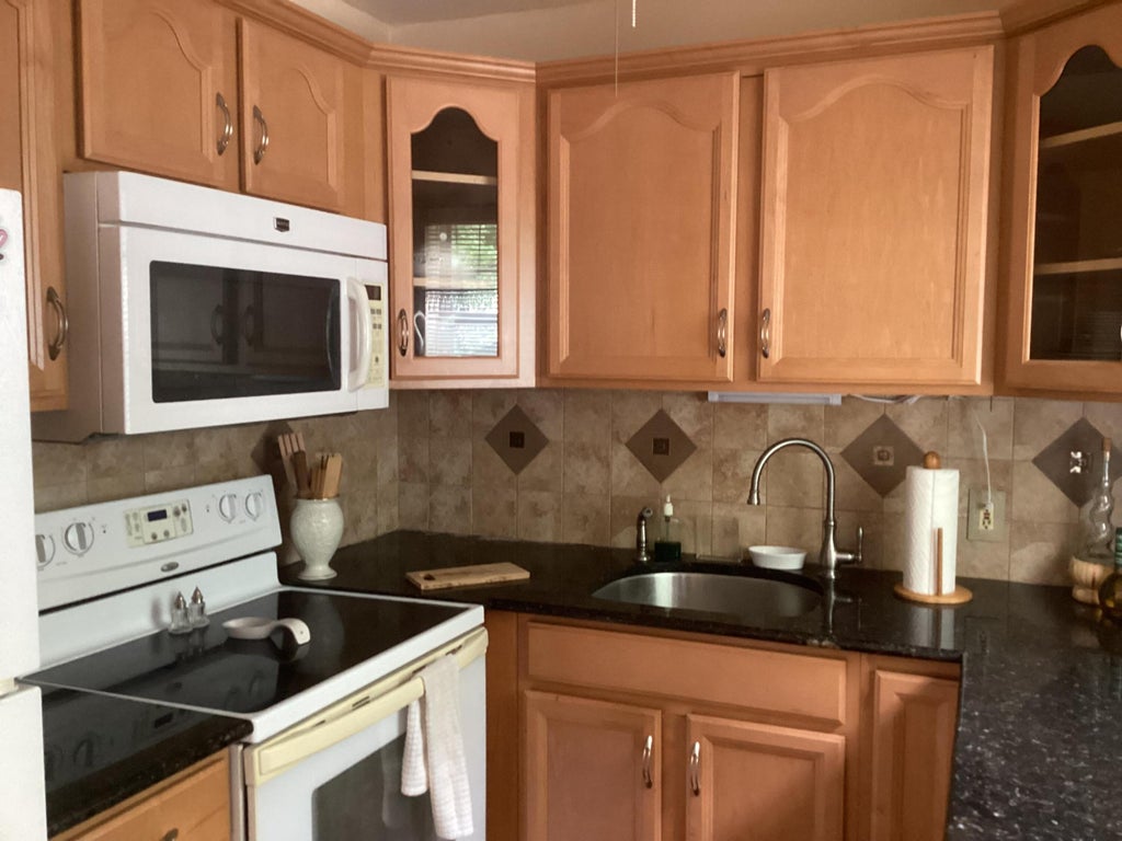Photo of 208 CHATHAM J #208, West Palm Beach, FL 33417 (MLS # B26090394)
