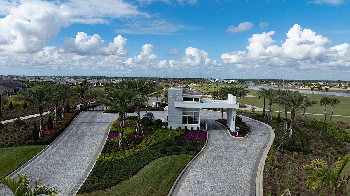 ASTOR CREEK - Residential