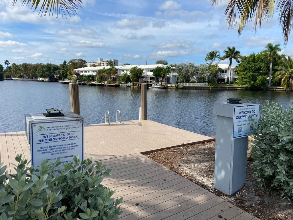 Photo of 812 NE 17th Ct, Fort Lauderdale, FL 33305 (MLS # F10538396)