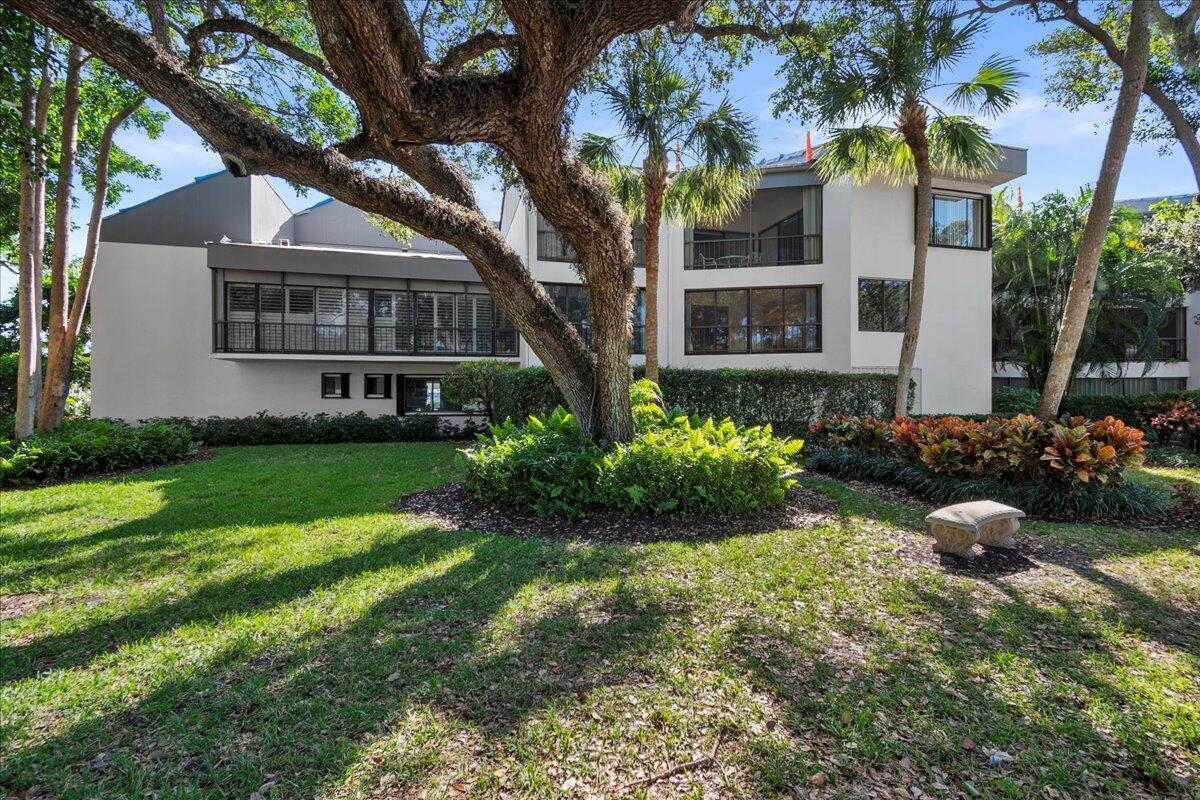 1640 Twelve Oaks Way 205