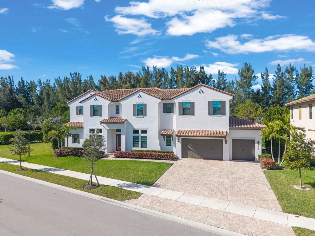 9015 W Parkland Bay Trail