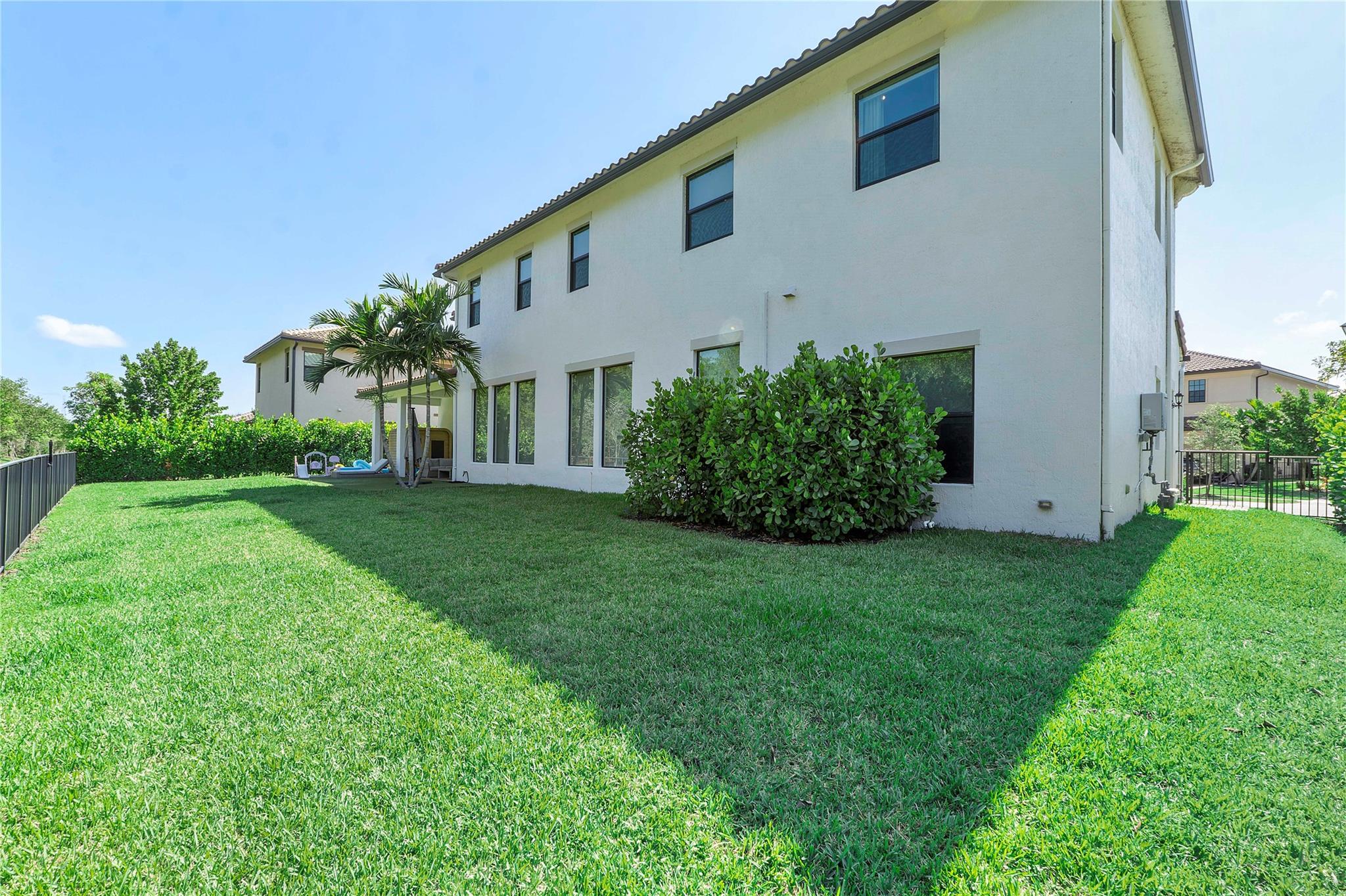 PARKLAND BAY - Residential