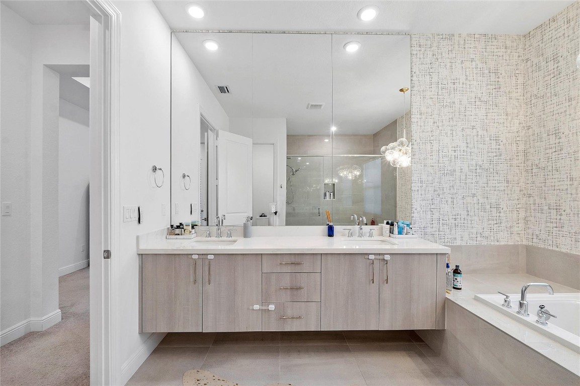 PARKLAND BAY - Residential