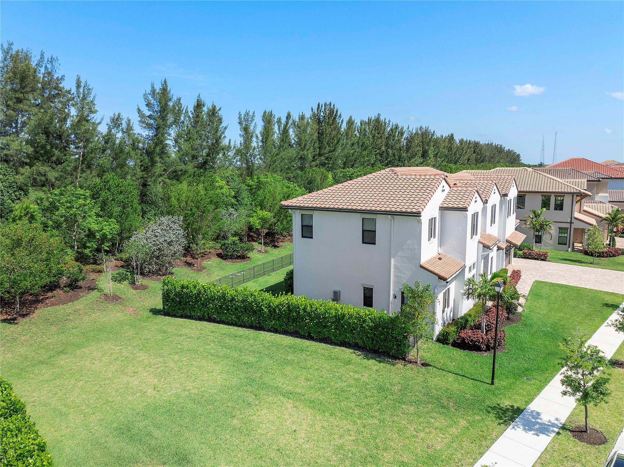 PARKLAND BAY - Residential