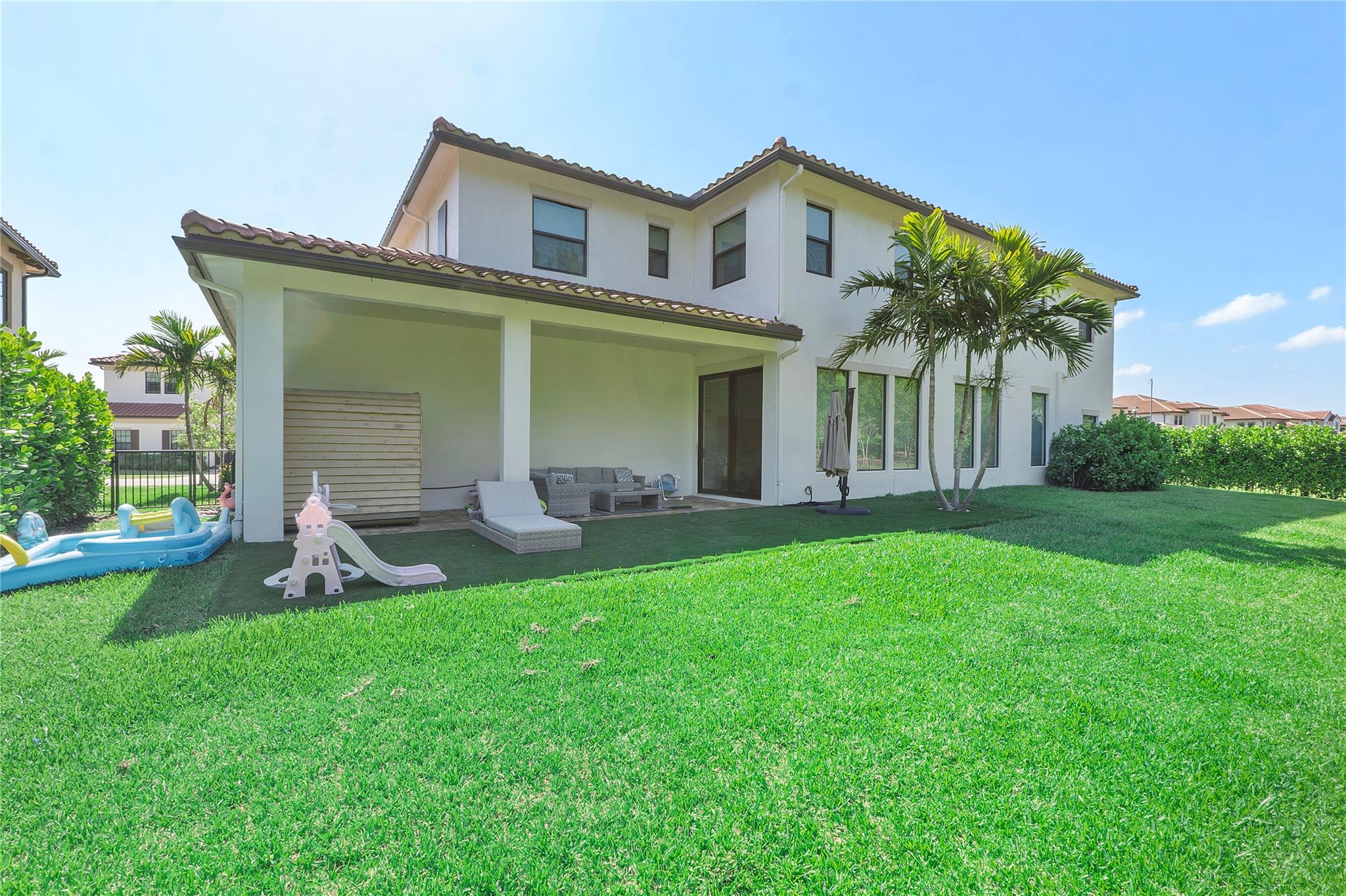 PARKLAND BAY - Residential
