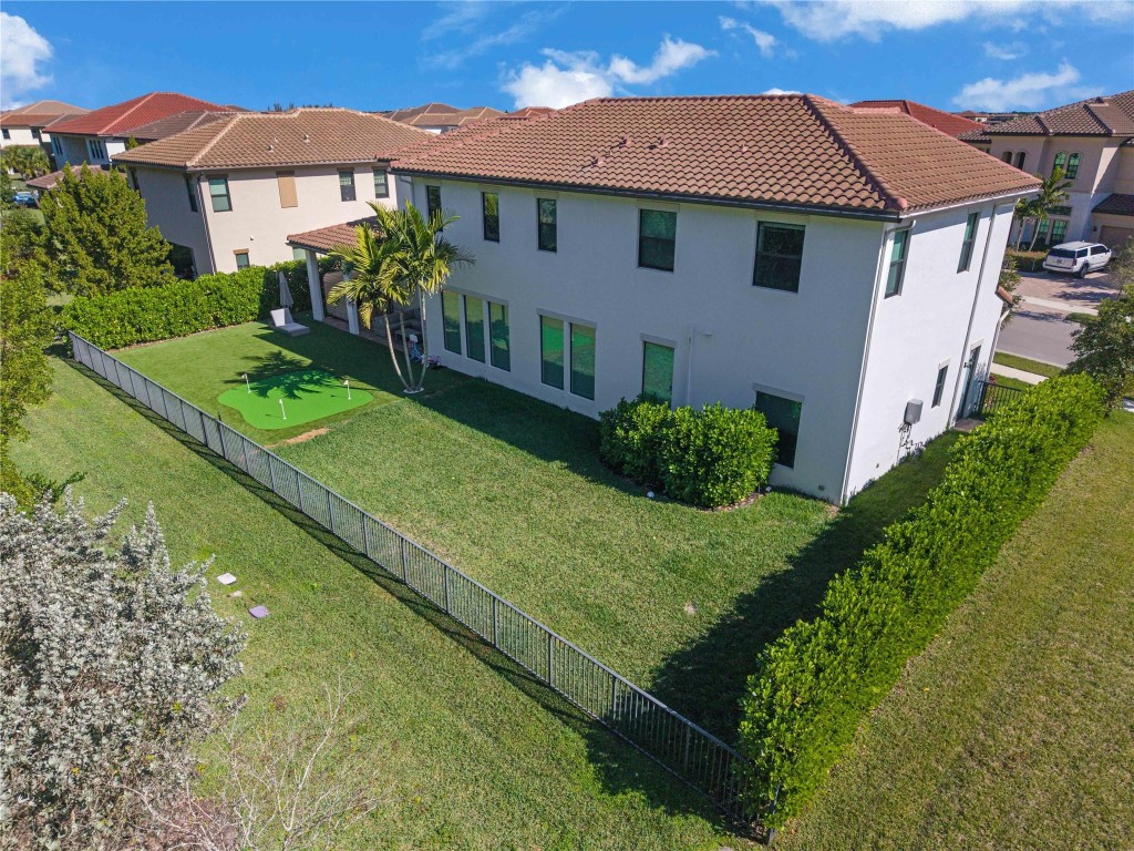 PARKLAND BAY - Residential