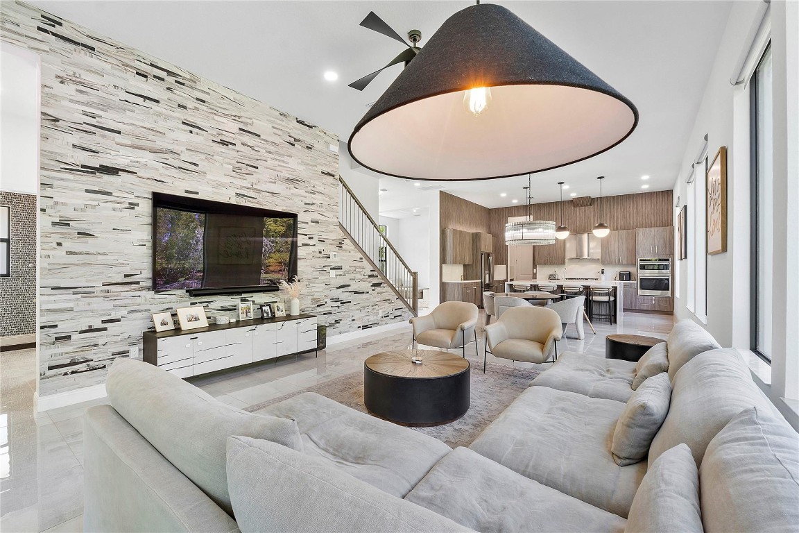 PARKLAND BAY - Residential