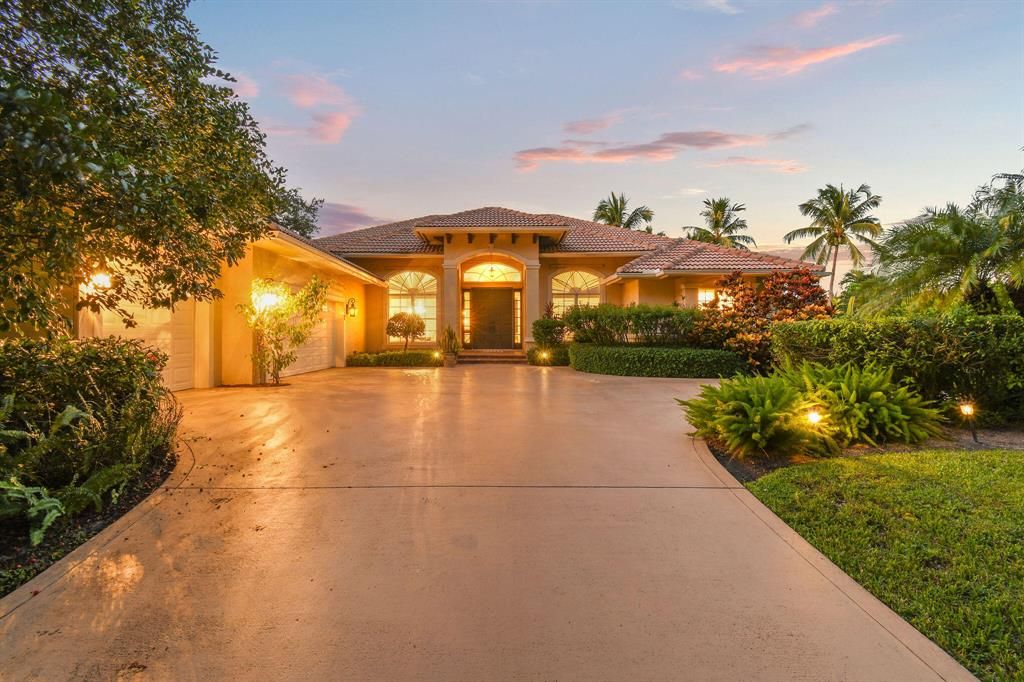 Photo of 8725 Man O War Road, Palm Beach Gardens, FL 33418 (MLS # R10834350)