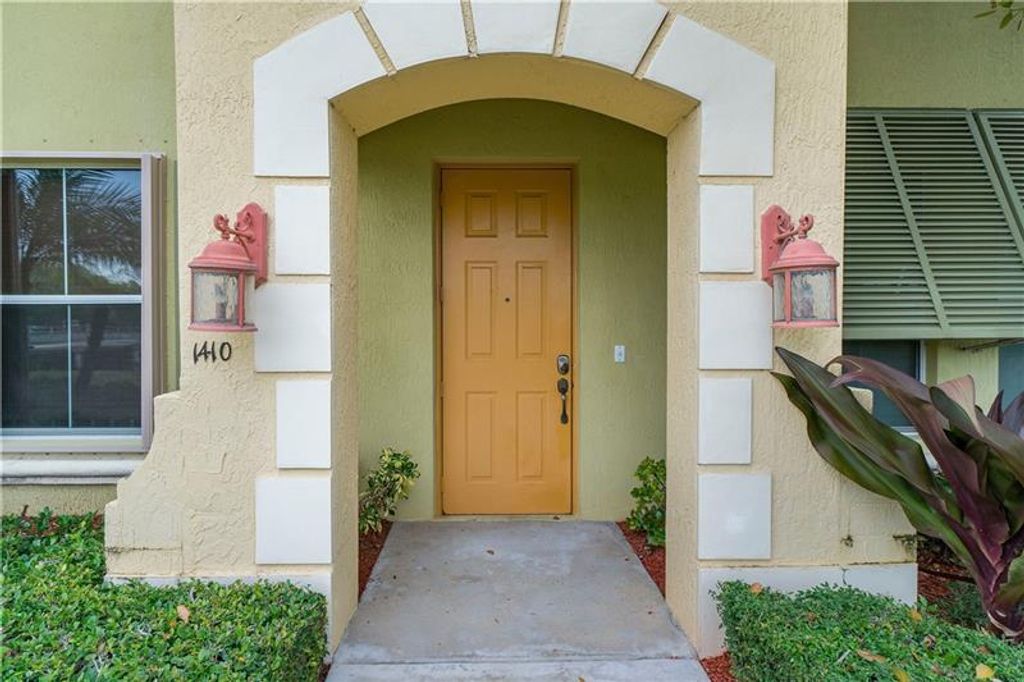 Photo of 1410 Piazza Delle Pallottole, Boynton Beach, FL 33426 (MLS # R10981019)